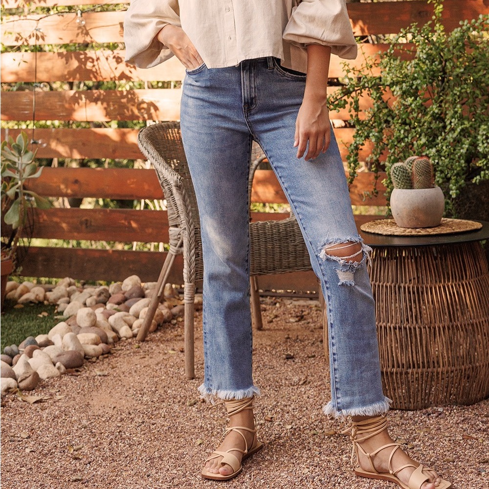 Vervet by flying monkey Knee Slit Frey Hem Crop Straight Jeans